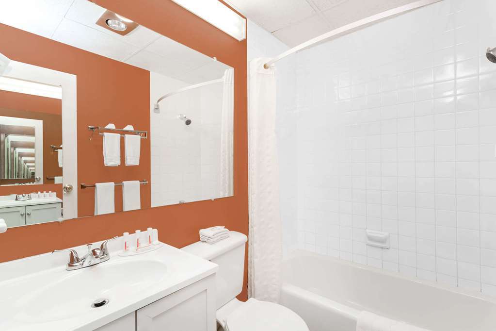 Red Roof Inn Norwich Bilik gambar